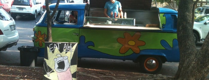 The Mystery Crepe Machine is one of FOODTRUCKS GDL.