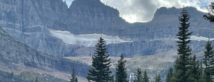 Grinnell Glacier is one of Banff, Jasper & Glacier National Park 🏔.
