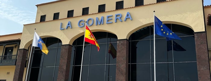 Aeropuerto de La Gomera (GMZ) is one of triangolo.