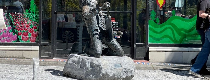 Jimi Hendrix Statue is one of Seattle Area Oddities.