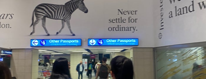 Terminal A (International Arrivals/Departures) is one of Serviço.