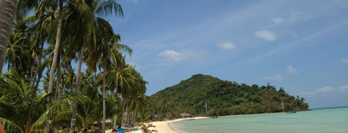 Phi Phi Island Village Beach Resort & Spa is one of Sleeping around the world.