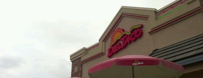 Del Taco is one of สถานที่ที่ Curt ถูกใจ.