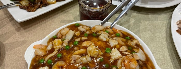 Congee Queen 皇后名粥 is one of Toronto to do.