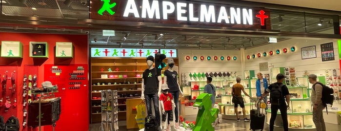 Ampelmann Shop is one of Lugares favoritos de Murat.