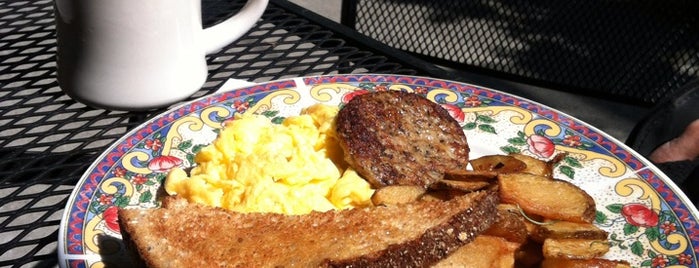 Le Petit Marché is one of Atlanta breakfast discoveries.