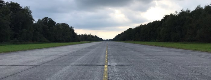 Ursel Air Base (EBUL) is one of Aalter Getaway.