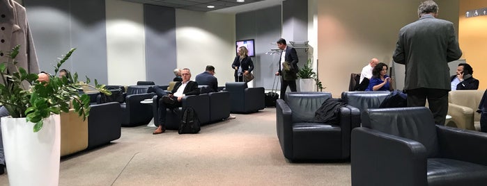 Lufthansa Business Lounge is one of Путешествия.