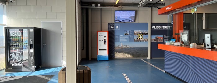 Westerschelde Ferry Terminal is one of Locais curtidos por Christoph.