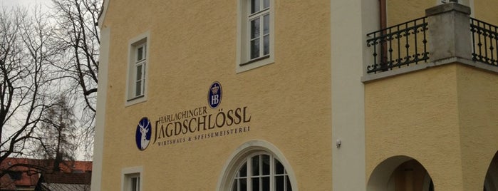 Harlachinger Jagdschlössl is one of Orte, die Ivalú gefallen.