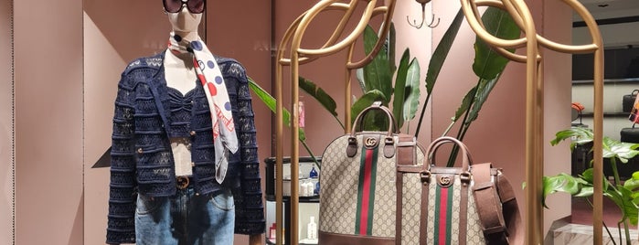 Gucci is one of Italia - Estate 2019 Hit List.