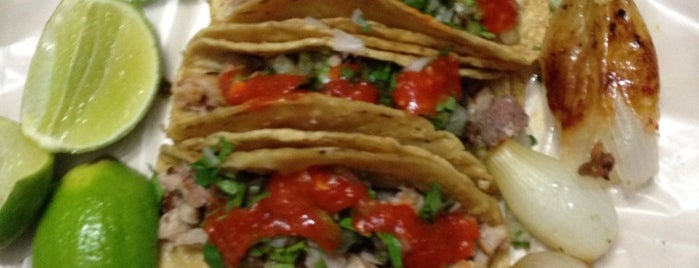 Tacos "Los Juanes" is one of Lugares que recomiendo.....
