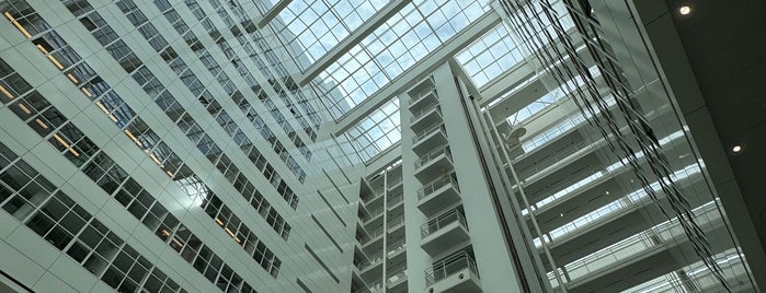 Stadhuis is one of Stadsdeelkantoren in Den Haag.