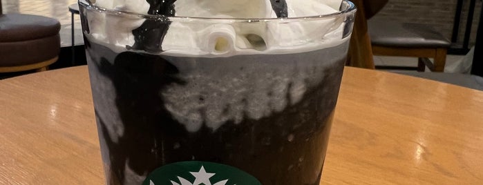 Starbucks is one of 山梨.