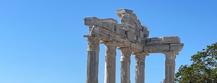 Apollon Tapınağı is one of Antalya-Mavangat-Alanya Gezilerim.