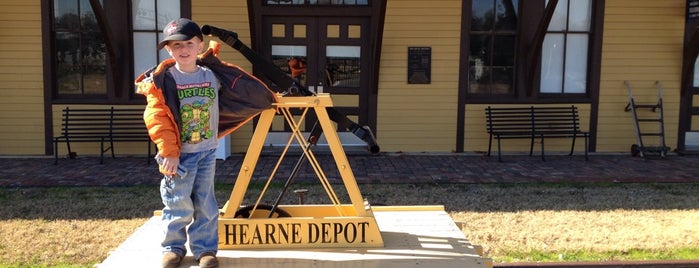 Hearne Depot is one of Rita’s Liked Places.