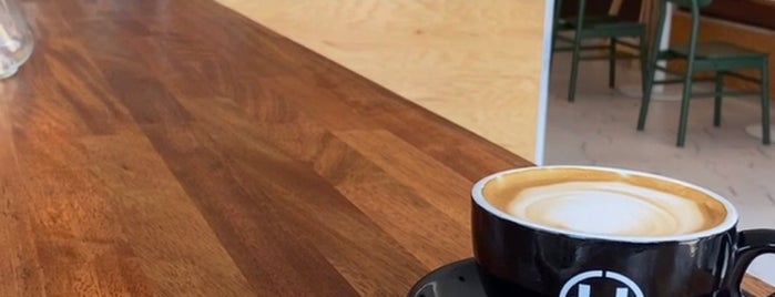 Momento Specialty Coffee is one of Lugares favoritos de Alison.