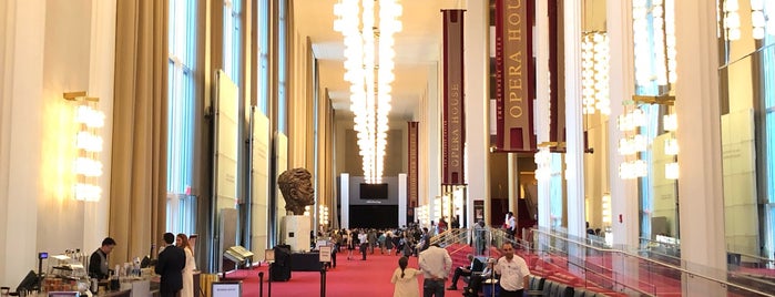 The John F. Kennedy Center for the Performing Arts is one of Saleh'in Beğendiği Mekanlar.