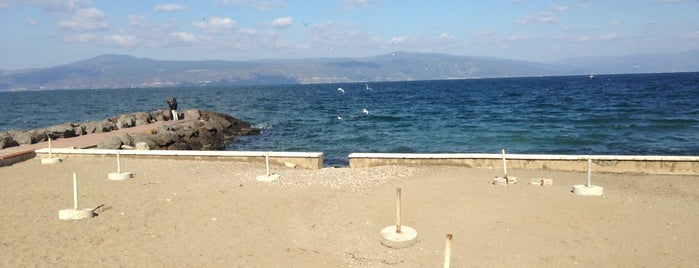 Coşkunöz Plajı is one of Aaaa Bursa'da deniz mi var!! (:.