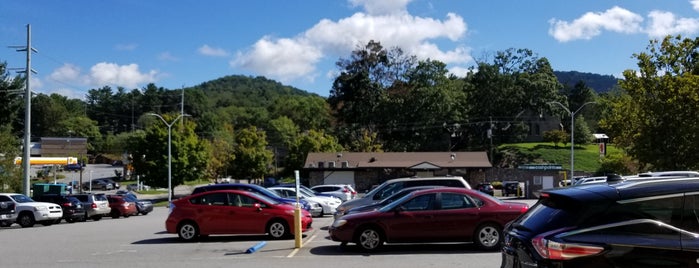 Steinmart is one of Asheville shopping.