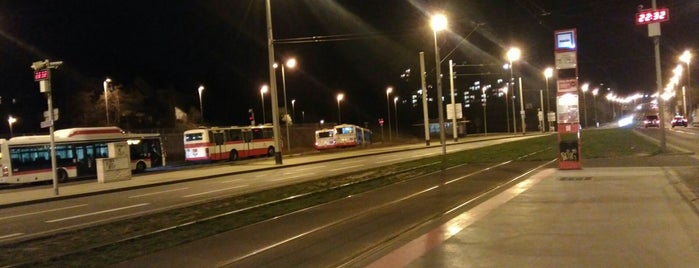 Nádraží Veleslavín (tram) is one of Tramvajové zastávky v Praze.