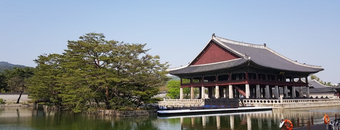 Hyangwonjeong Pavilion is one of สถานที่ที่ ꌅꁲꉣꂑꌚꁴꁲ꒒ ถูกใจ.