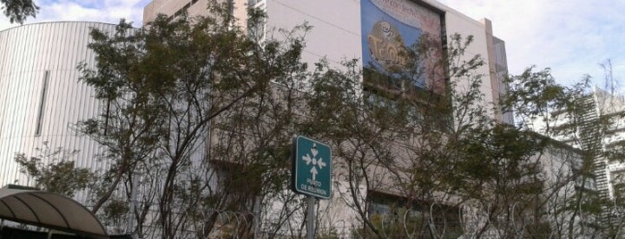 Torre Sigma is one of สถานที่ที่ Lau ถูกใจ.