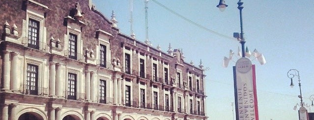 Palacio de Gobierno Estado de Mexico is one of Pedro'nun Beğendiği Mekanlar.