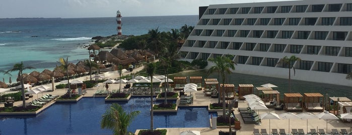 Hyatt Ziva Cancun is one of Lugares favoritos de Jose antonio.