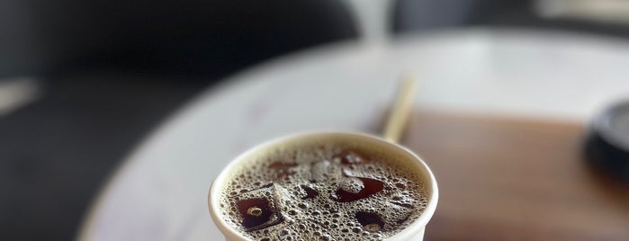 Ozzy Coffee & Roastety ، محمصة ومقهى اوزي is one of Iced tea 🧊 🍵.