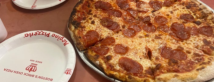 Regina Pizzeria is one of Boston 🇺🇸.