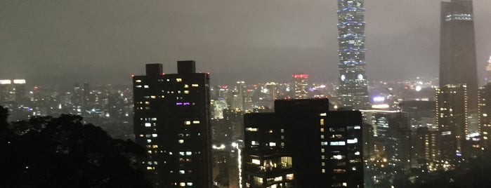 Top of Xiangshan is one of Tajpej, Hongkong, Makaó, Honolulu.