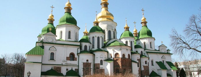 Catedral de Santa Sofia de Kyiv is one of Ukrainian masterpieces, as I see..