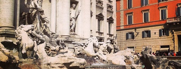 Fontana di Trevi is one of To do in Rome.