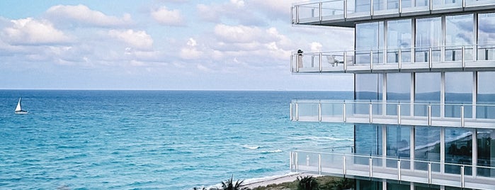 Four Seasons Hotel at The Surf Club is one of Miami.