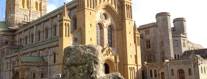 Buckfast Abbey is one of INGLIN 🏴󠁧󠁢󠁥󠁮󠁧󠁿.