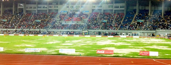 Thomas A Robinson National Stadium is one of Kevinさんのお気に入りスポット.