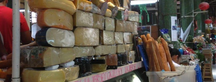 Mercado de San Juan is one of Tempat yang Disukai Ericka.