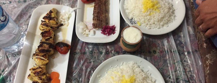 Shah-e Abbasi Traditional Resturant | رستوران شاه عباسی is one of Yunus'un Beğendiği Mekanlar.