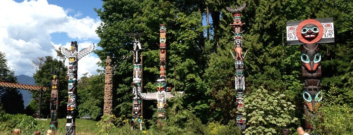 Totem Poles in Stanley Park is one of Vancouver.