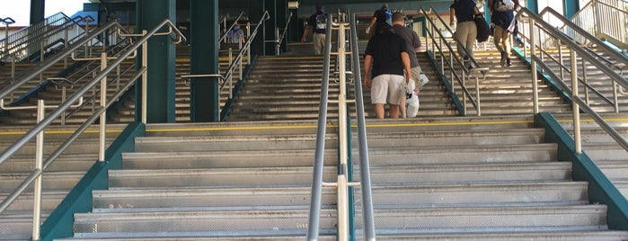 MTA Subway - Mets/Willets Point (7) is one of Tempat yang Disimpan Jon.