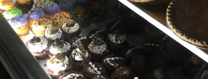 Homestyle Desserts Bakery is one of Ossining and Peekskill Places.