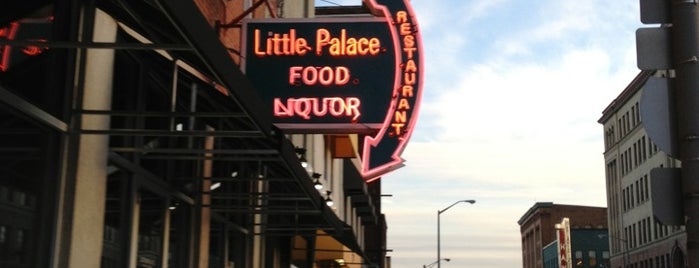 Little Palace is one of late night hang out.