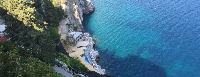 Amalfi is one of Tempat yang Disukai Mikhael.