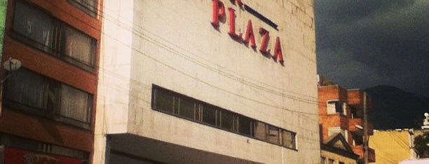 Teatro Astor Plaza is one of สถานที่ที่ Mary ถูกใจ.