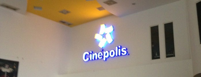 Cinépolis is one of Jose Juanさんのお気に入りスポット.
