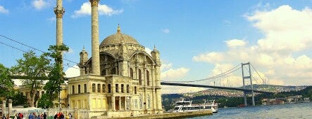 Ortaköy Sahili is one of สถานที่ที่ Orhan ถูกใจ.