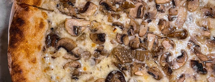 Paesano Forno is one of Riyadh-Pizza.