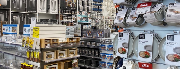 Bed Bath & Beyond is one of Shop-a-hol-ic.
