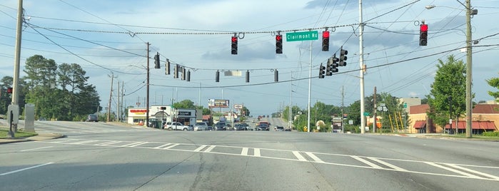 Clairmont RD @ Buford HWY is one of สถานที่ที่ Chester ถูกใจ.